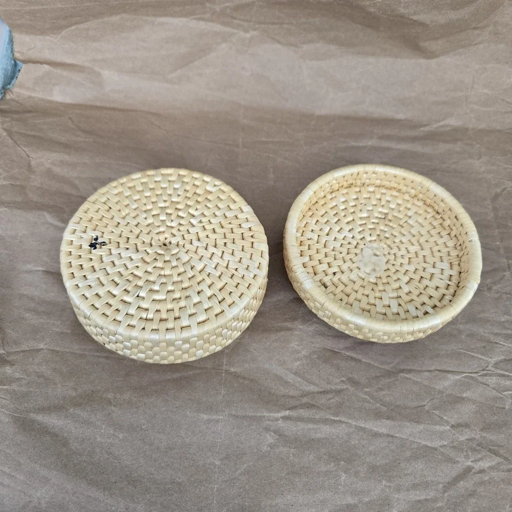 Woven Coasters  (6)‎ w/ Matching Decorative Basket Colorful Shells Beach Coastal